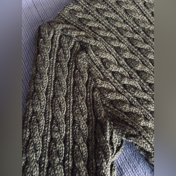 Burberry 100% wool turtleneck sweater - size M - Picture 9 of 9